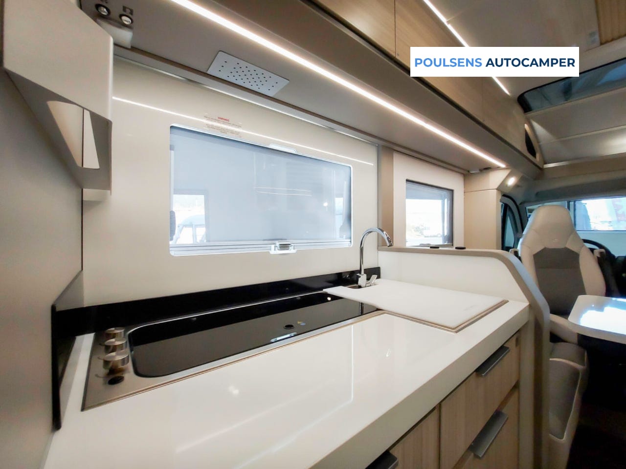 Cuisine du Adria Compact 60Y Edition 2026 avec réfrigérateur