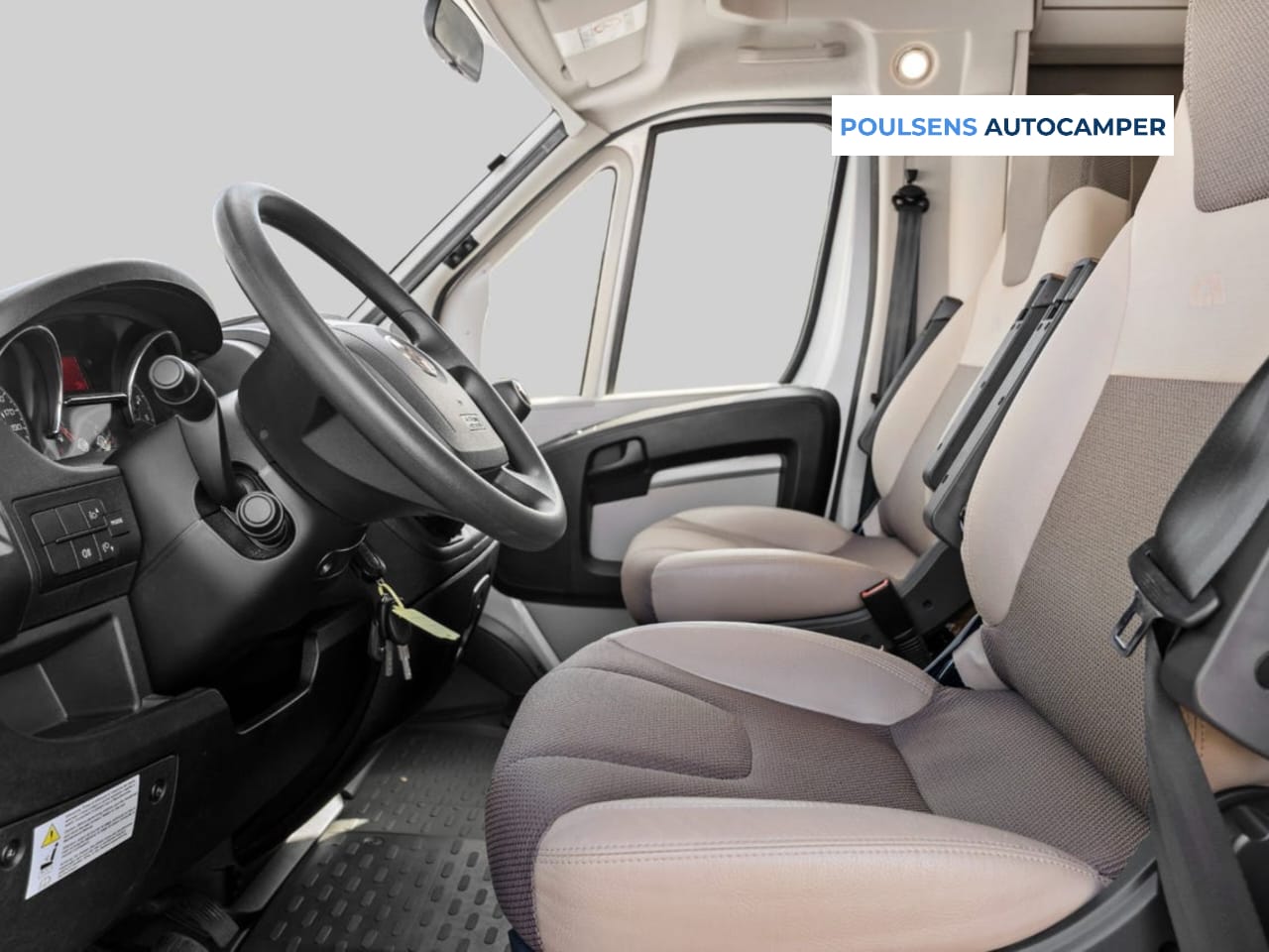 Cabine avant de l’Adria Matrix M 670 SC