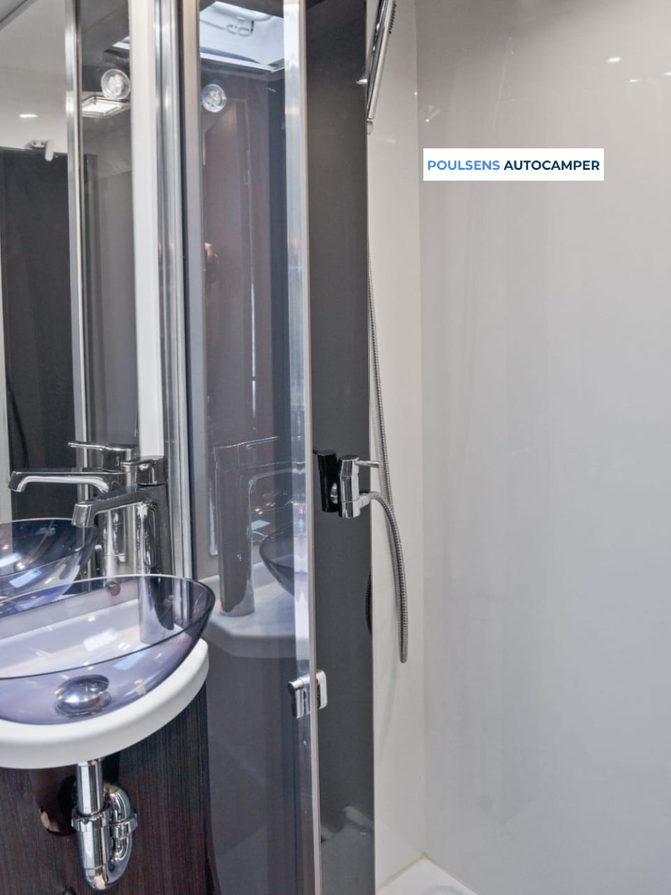 Salle de bain du Benimar Mileo 282