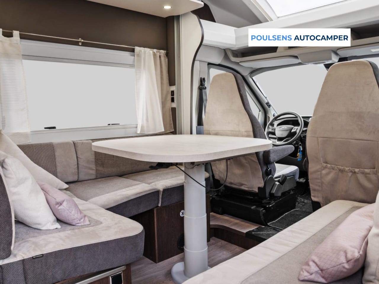 Salon intérieur du Benimar Tessoro 481