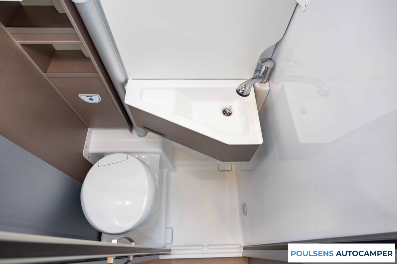 Salle de bain du Bürstner Eliseo C 642 2025