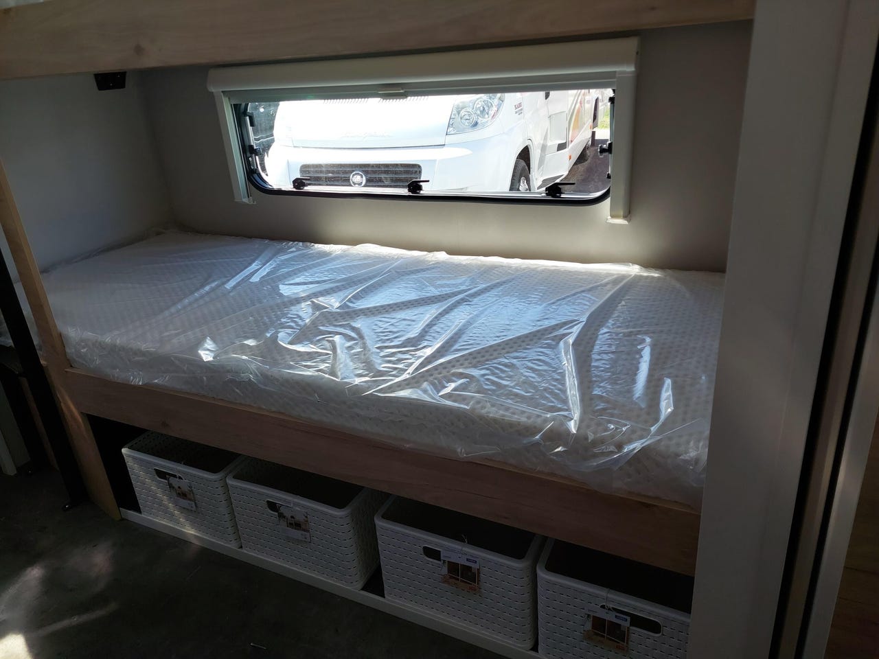 Espace couchage de la Dethleffs Camper 730 FKR SNOW