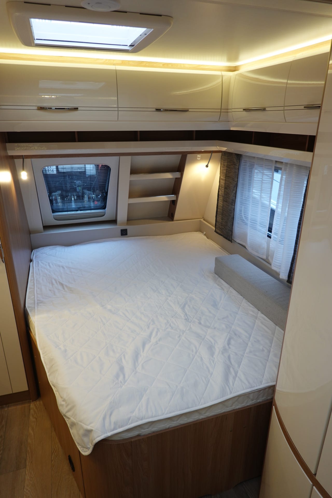 Espace couchage de la Hobby 560 CFe Excellent