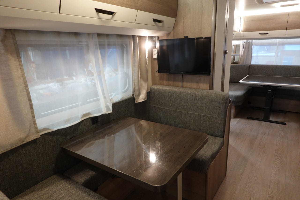 Salon intérieur de la Hobby 720 UKFe Prestige