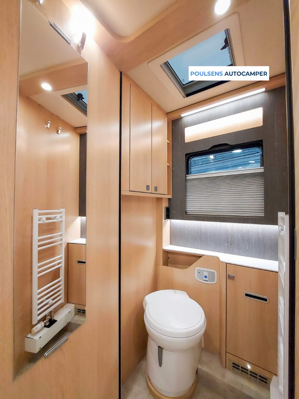 Salle de bain du Hymer B‑ML I 880 BlackLine 2026