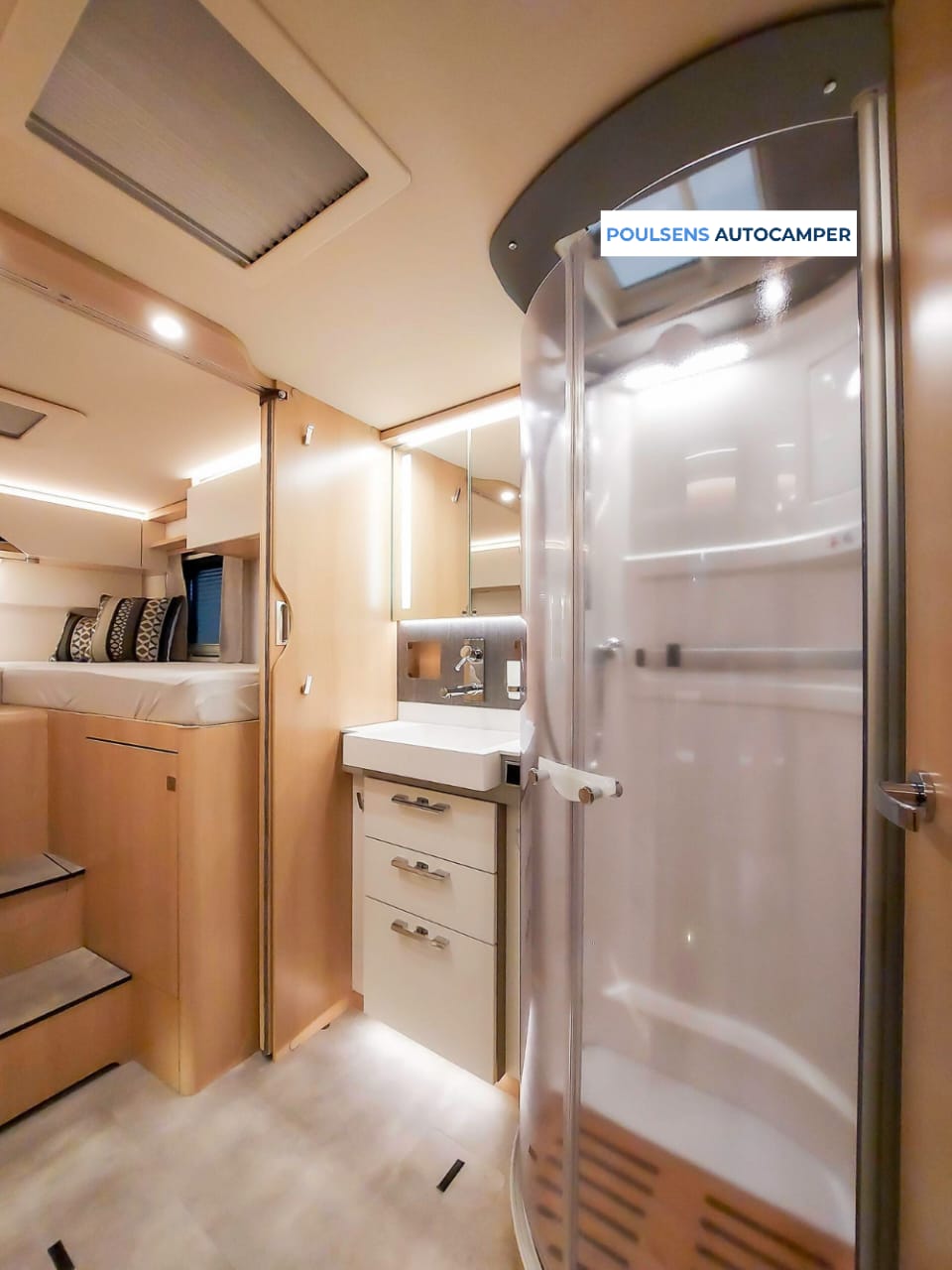 Salle de bain du Hymer B‑ML I 880 BlackLine 2026