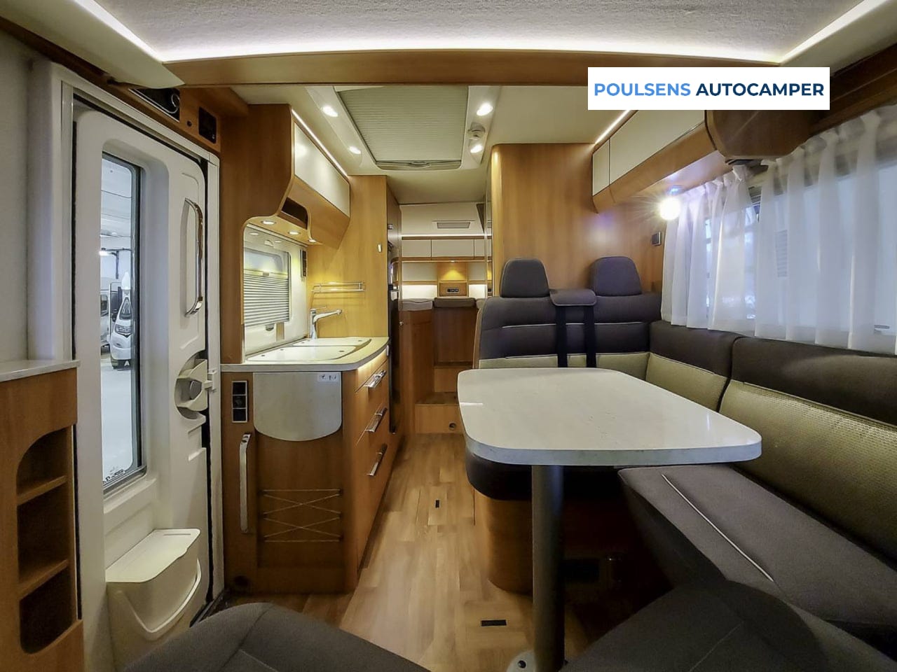 Salon intérieur du Hymer Exsis‑i 588 2020