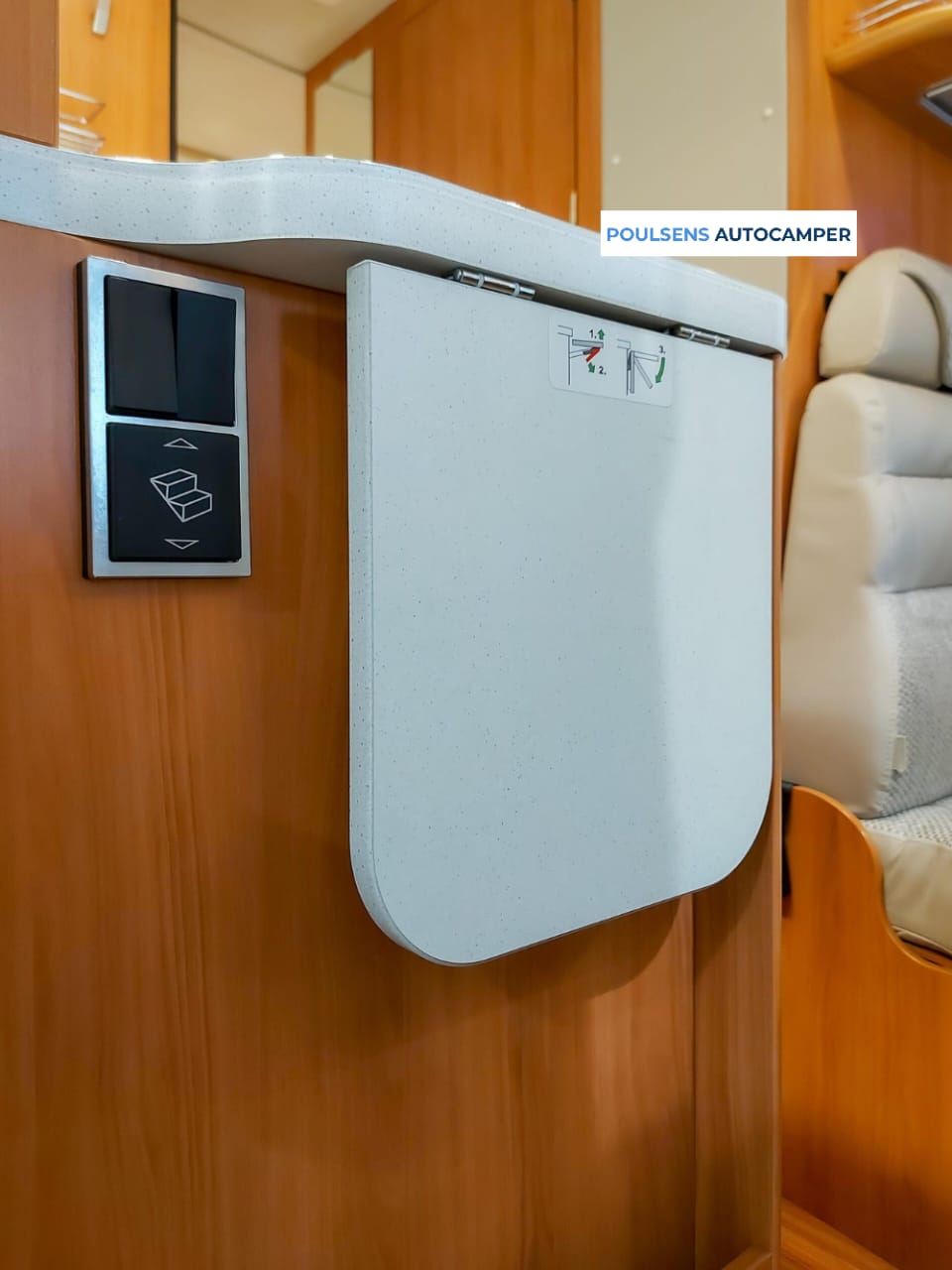 Cuisine du Hymer MLT 580 avec réfrigérateur
