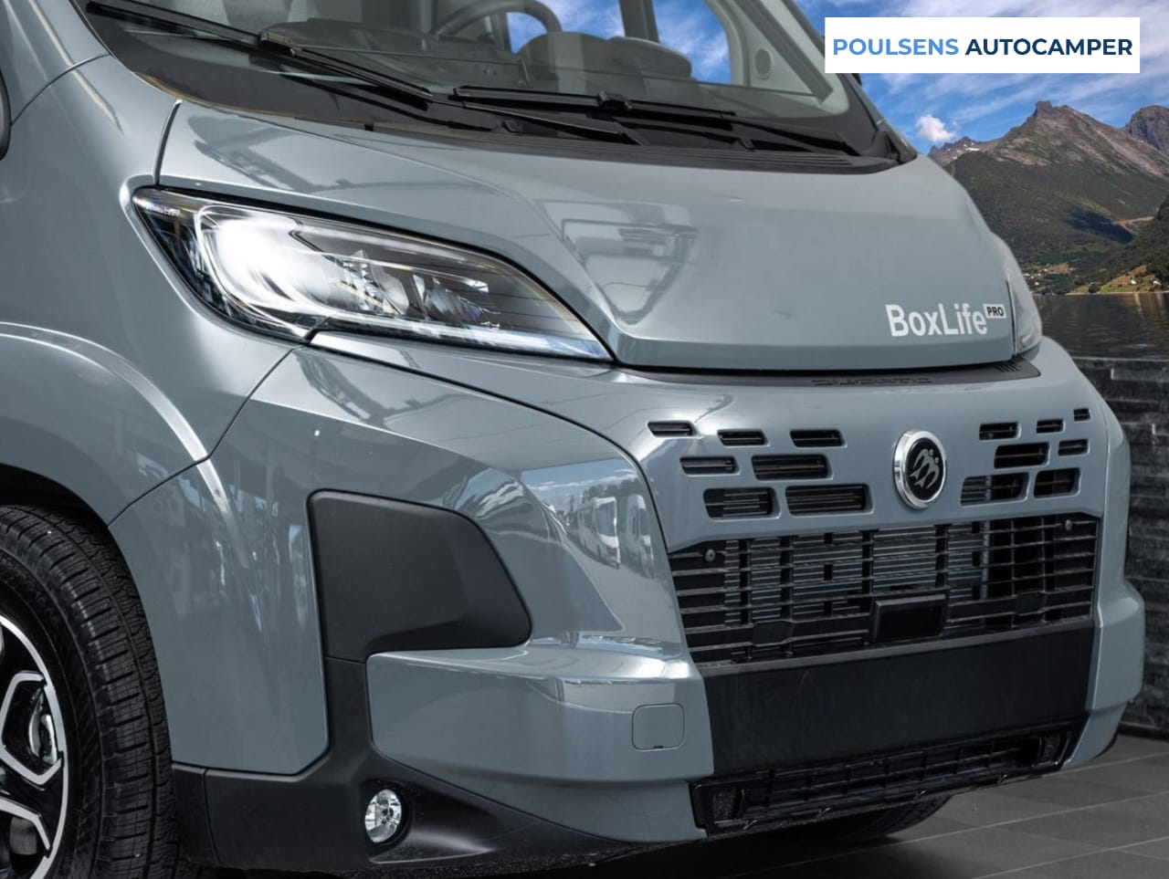 Vue extérieure avant du camping-car urbain Knaus BOXLIFE PRO 600 STREET 2025 avec design moderne et jantes alliage
