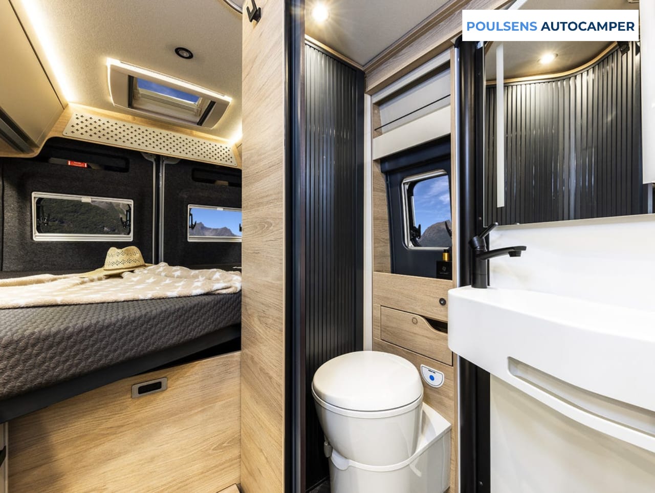 Salle de bain du camping-car urbain Knaus BOXTIME 600 MQ 2026 avec douche et grille bois