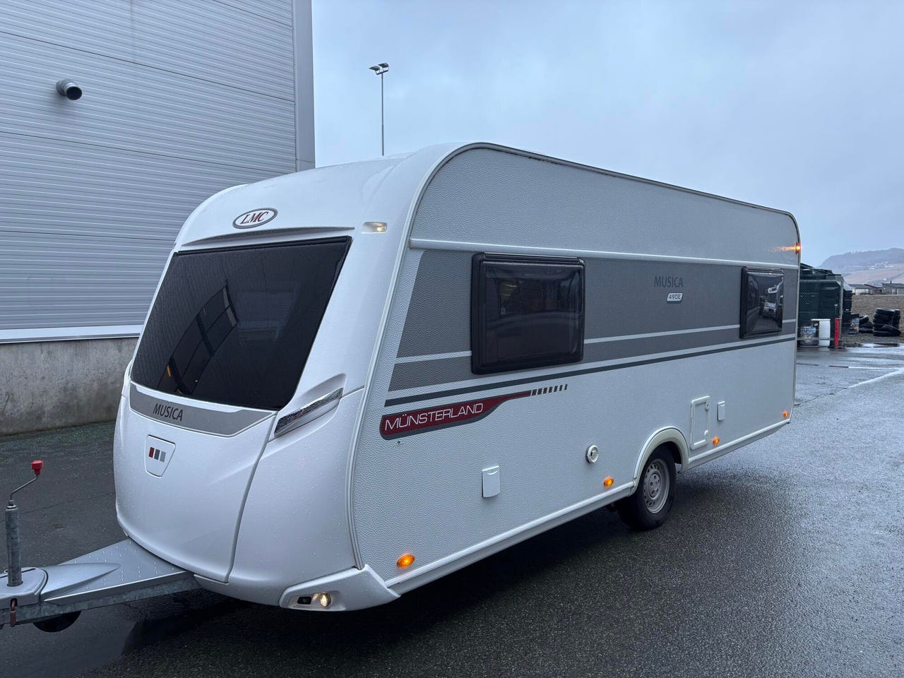 Vue extérieure avant de la LMC Musica 490 E ALDE 2020