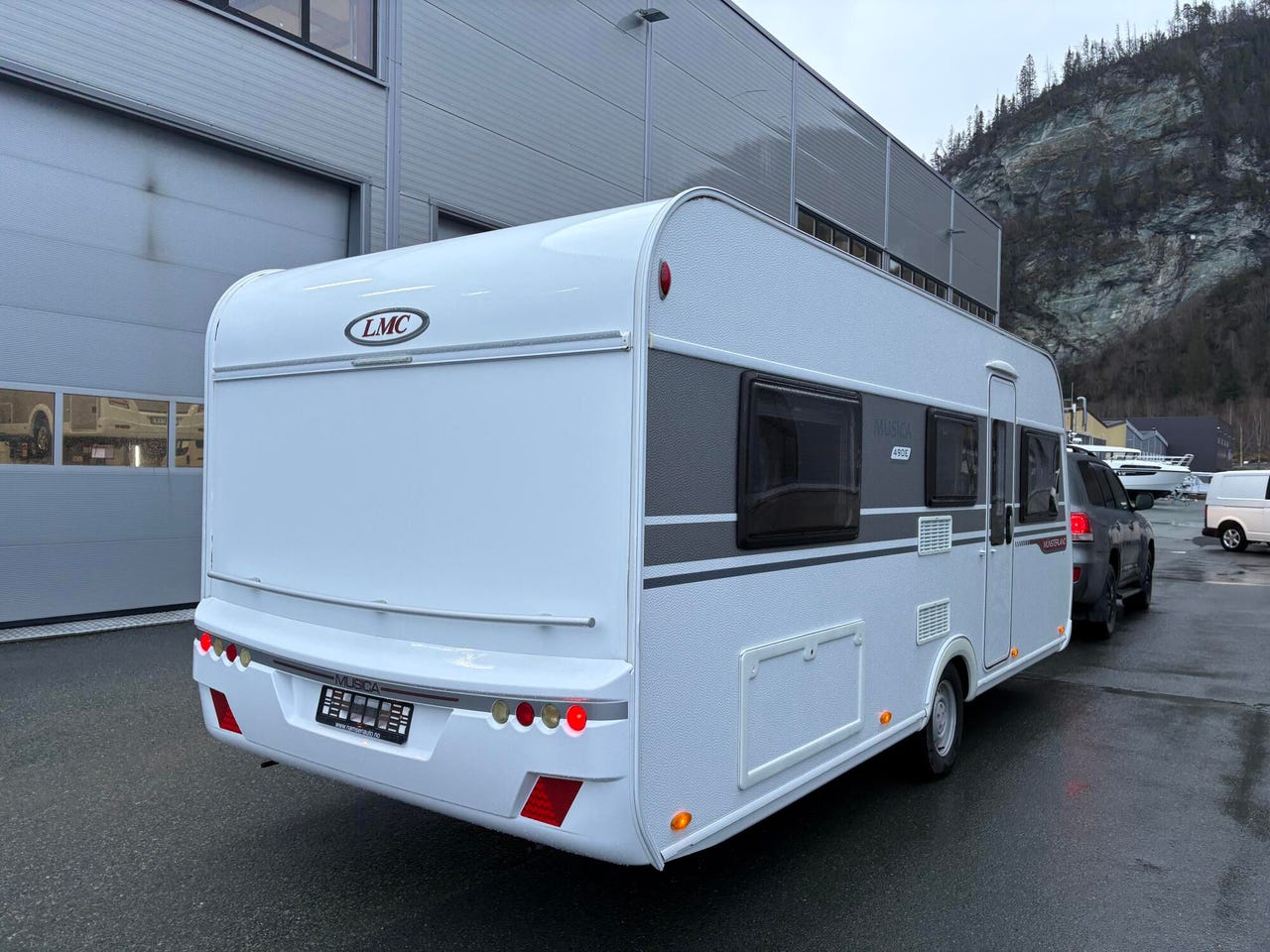 Vue arrière de la LMC Musica 490 E ALDE