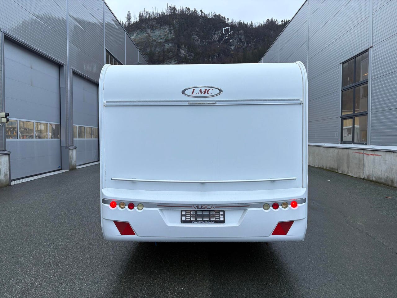 Vue arrière de la LMC Musica 490 E ALDE