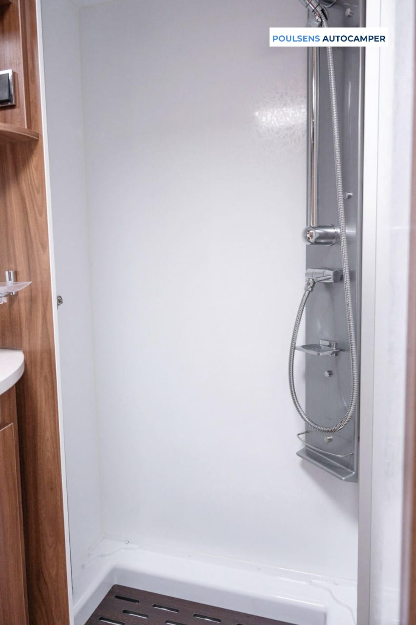 Salle de bain du Pilote G650L