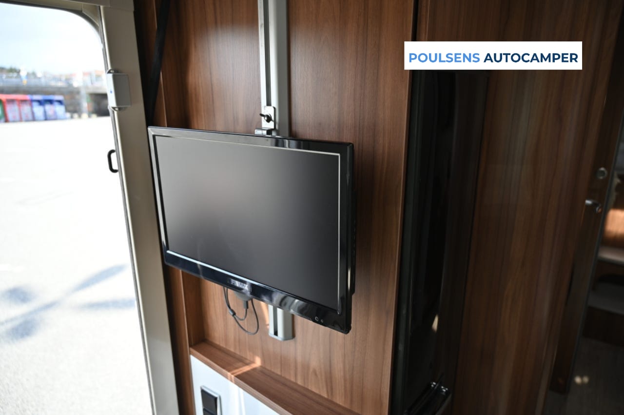 Salon intérieur du Pilote P706 Essentiel